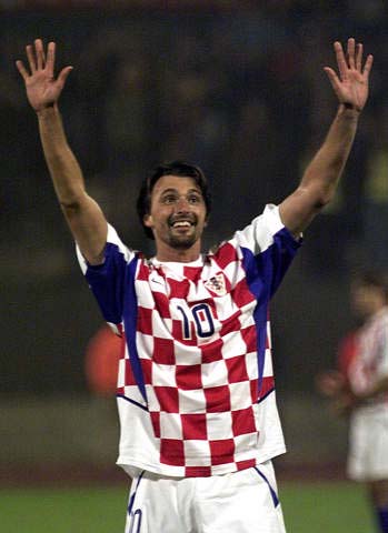 罗马诺：利物浦与曼城有意塞门约；埃斯特旺未来可能踢10号位（罗马诺称：利物浦与曼城追逐塞门约，埃斯特旺未来或司职10号位）