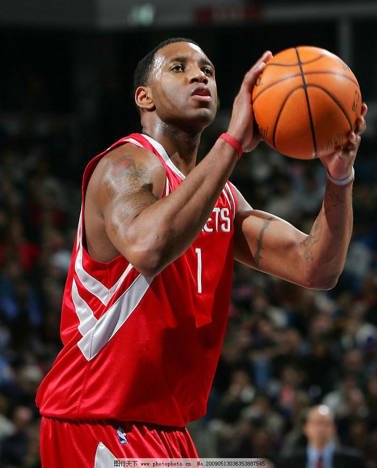 表达崇高敬意，重庆铜梁龙向李章洙赠送冲超纪念球衣（重庆铜梁龙致敬李章洙，赠送冲超纪念球衣）