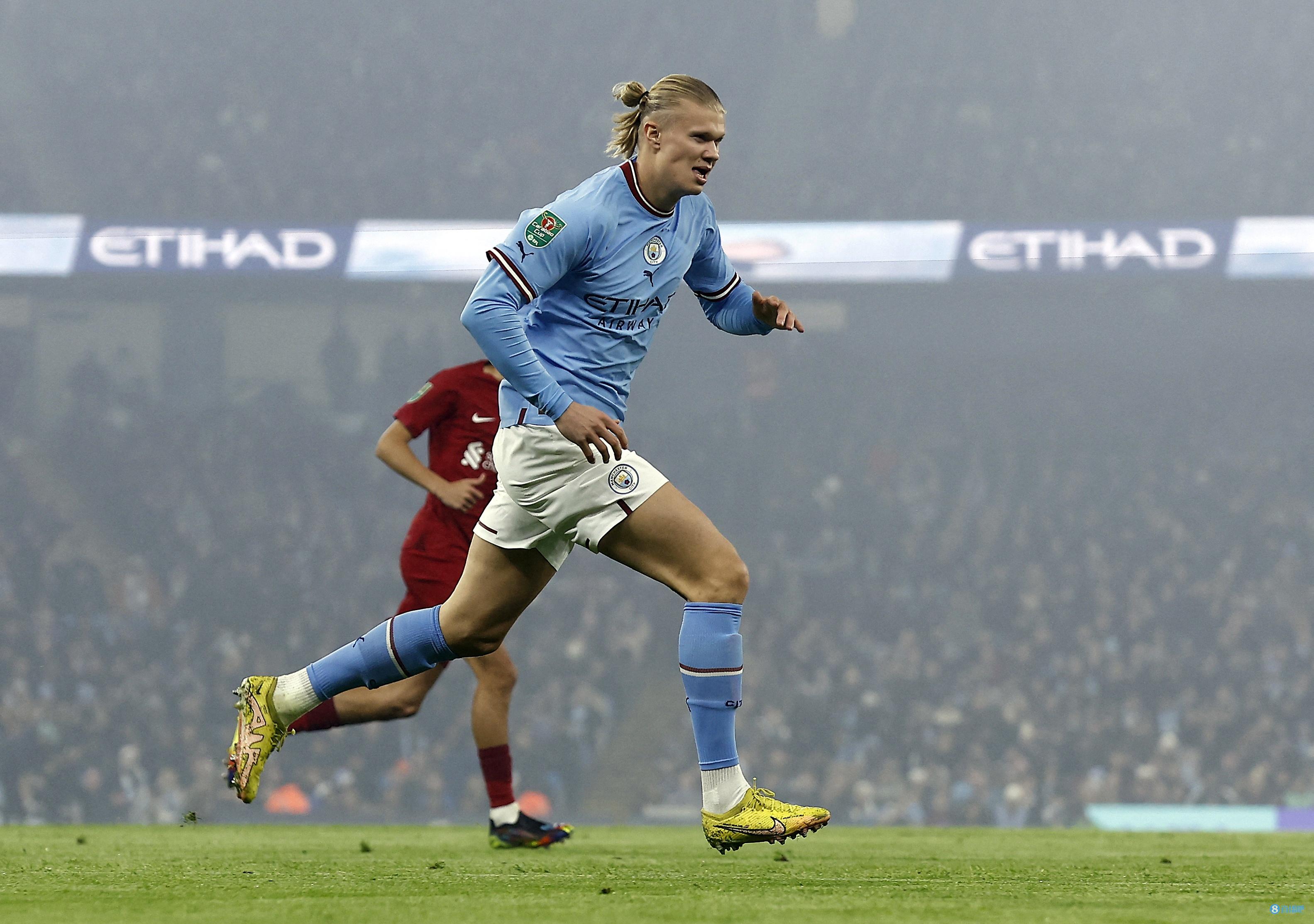 法兰克福vs奥格斯堡：格策、堂安律首发，亚基奇、凯文-施洛特贝克出战（法兰克福战奥格斯堡：格策、堂安律首发，亚基奇、凯文-施洛特贝克出场）