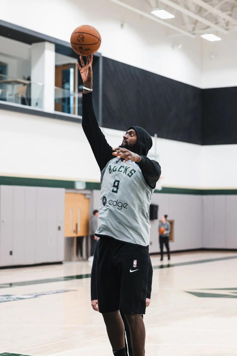 莫利纳：西蒙尼一直鼓励我，要我相信自己（莫利纳：在西蒙尼的鼓励下，我学会了相信自己）