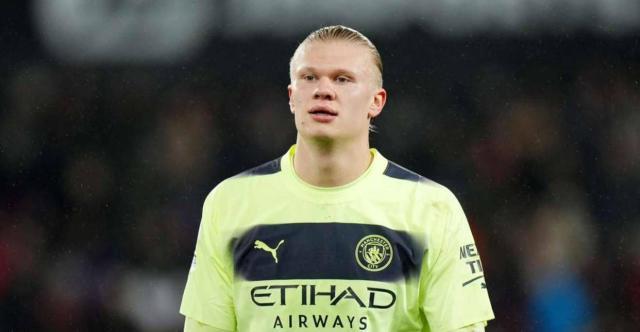 不看好邵佳一执教国足❗详细介绍邵佳一履历❗（邵佳一执教国足前景存疑：履历详解）