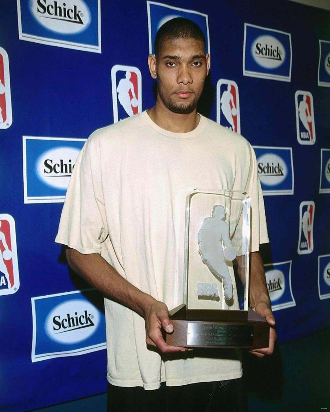 王钰栋三线作战不停歇，中超、U21联赛及国字号密集出战压力巨大（王钰栋连轴转征战三线：中超、U21与国字号赛程密集压力陡增）