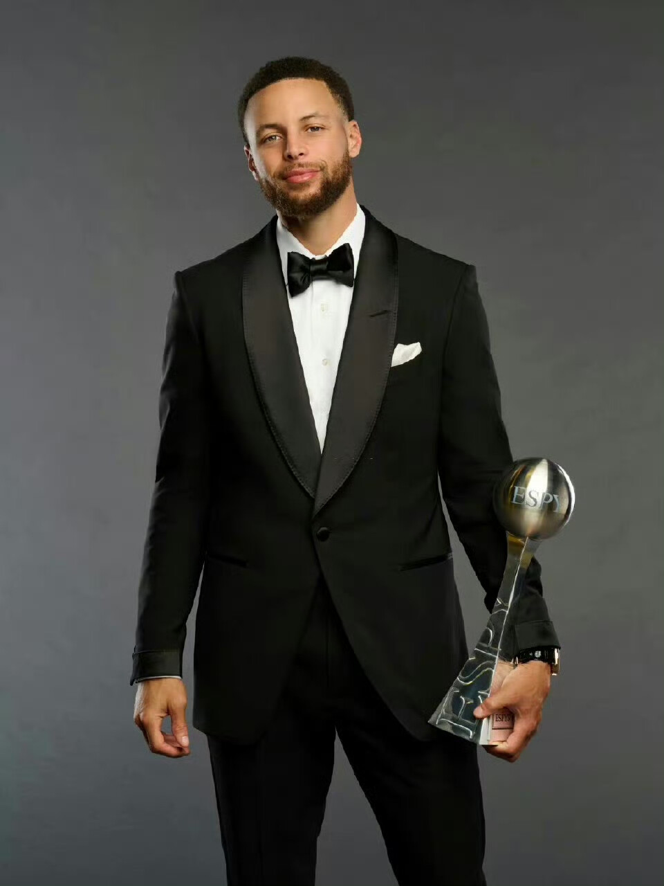 西甲：巴萨4-1大胜瓦伦西亚（西甲：巴萨4-1轻取瓦伦西亚）