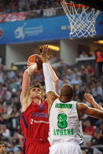 U22国足门将栾毅：少一人作战大家仍团结在一起，平局不容易（U22国足门将栾毅：少打一人仍众志成城，这一分来之不易）