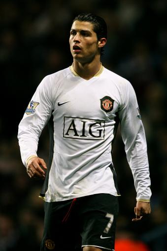 DO：拉松吸引了拜仁等俱乐部的关注，但冬窗不太可能离队（DO：拉松获拜仁等队青睐，但冬窗离队可能性不大）