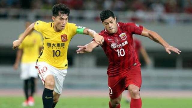 半场：圣吉罗斯联合1-2马赛，哈利利、格林伍德、派尚破门（半场战报：马赛2-1领先圣吉罗斯联合，哈利利、格林伍德、派尚相继建功）