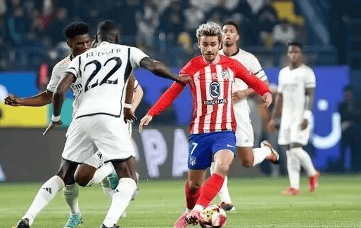 罪人变功臣！沃尔特马德上轮自摆乌龙，本轮半场已梅开二度（从失误到救赎！沃尔特马德上轮自摆乌龙，此役半场梅开二度）