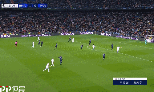 埃杜在高铁站被围满，合同今年到期，他说明年也希望在深圳